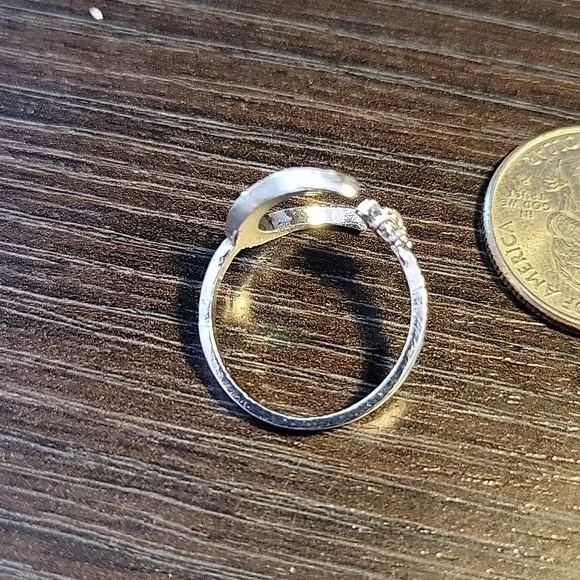 🤎 Crescent Moon Cuff Ring - Picture 6 of 6